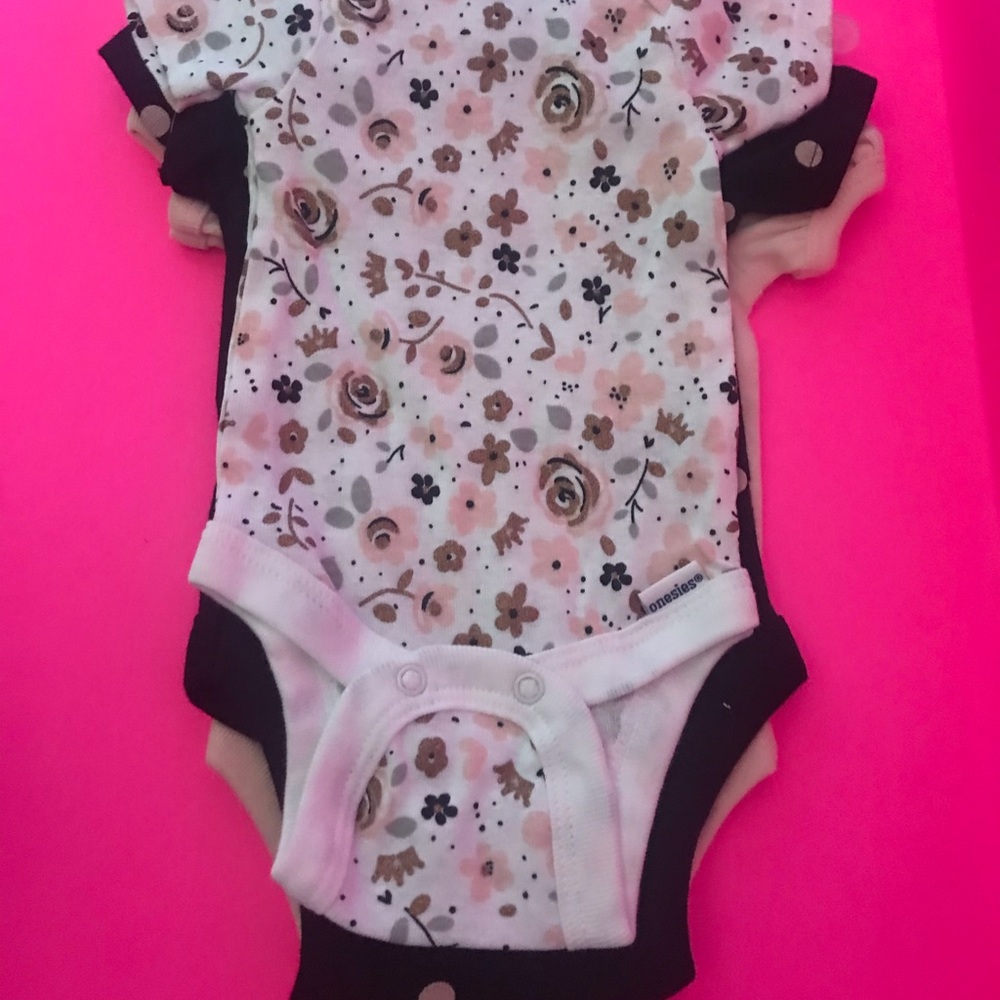 Onsie - Picture 4 of 5